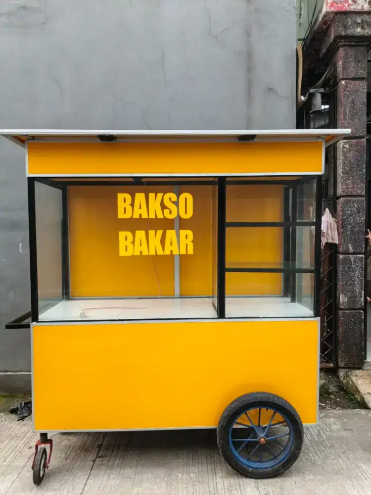 Gerobak Besi Kaca Minimalis Kokoh Cocok untuk usaha