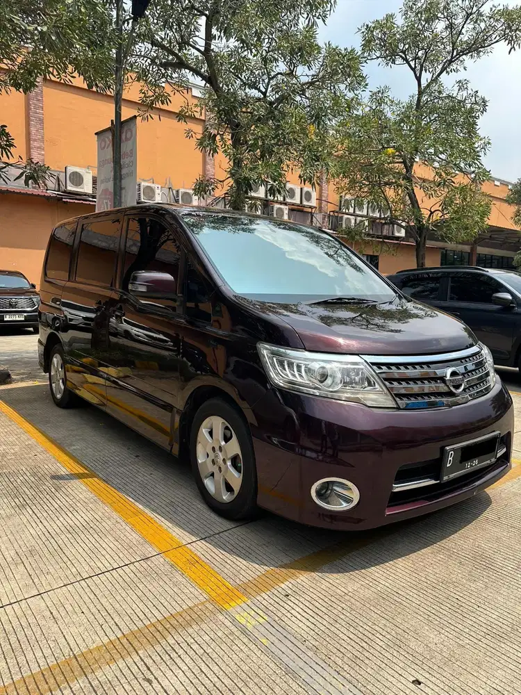 Nissan Serena 2010 Bensin