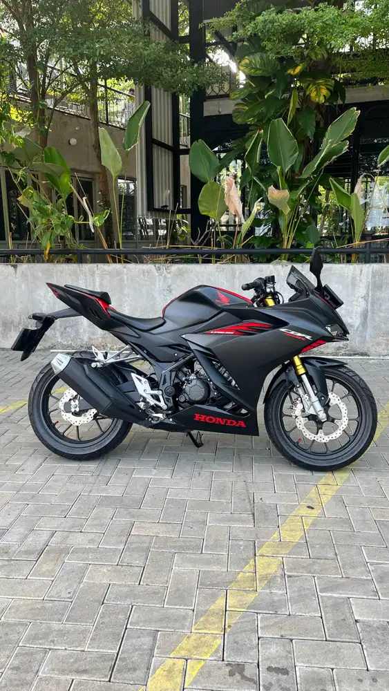 Honda CBR 150 R NIK 2024 Low KM Tangan Pertama Pajak Panjang Mar-2026