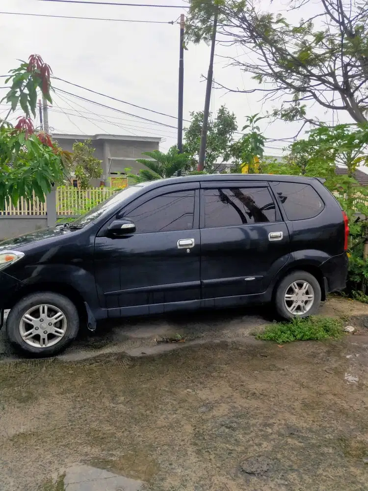 Daihatsu Xenia 2011 Bensin