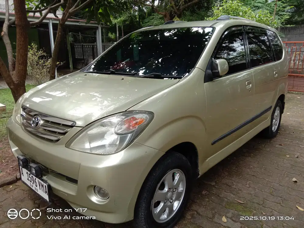 Toyota Avanza 2004 Bensin