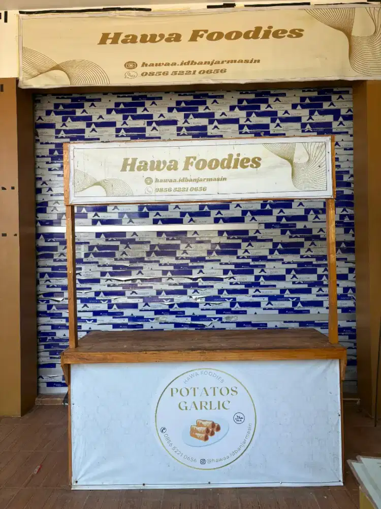 Meja untuk stand lebar 1,5 meter