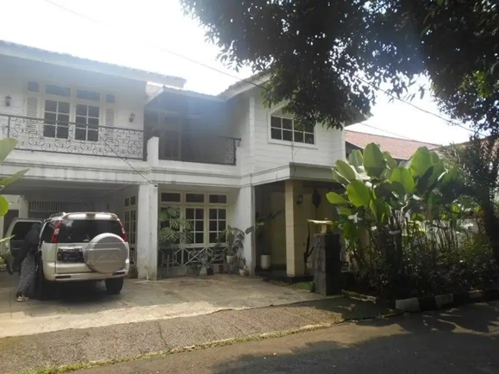 Rumah 2 Lantai di Lebak Bulus, Hanya 8 Menit ke Tol Fatmawati