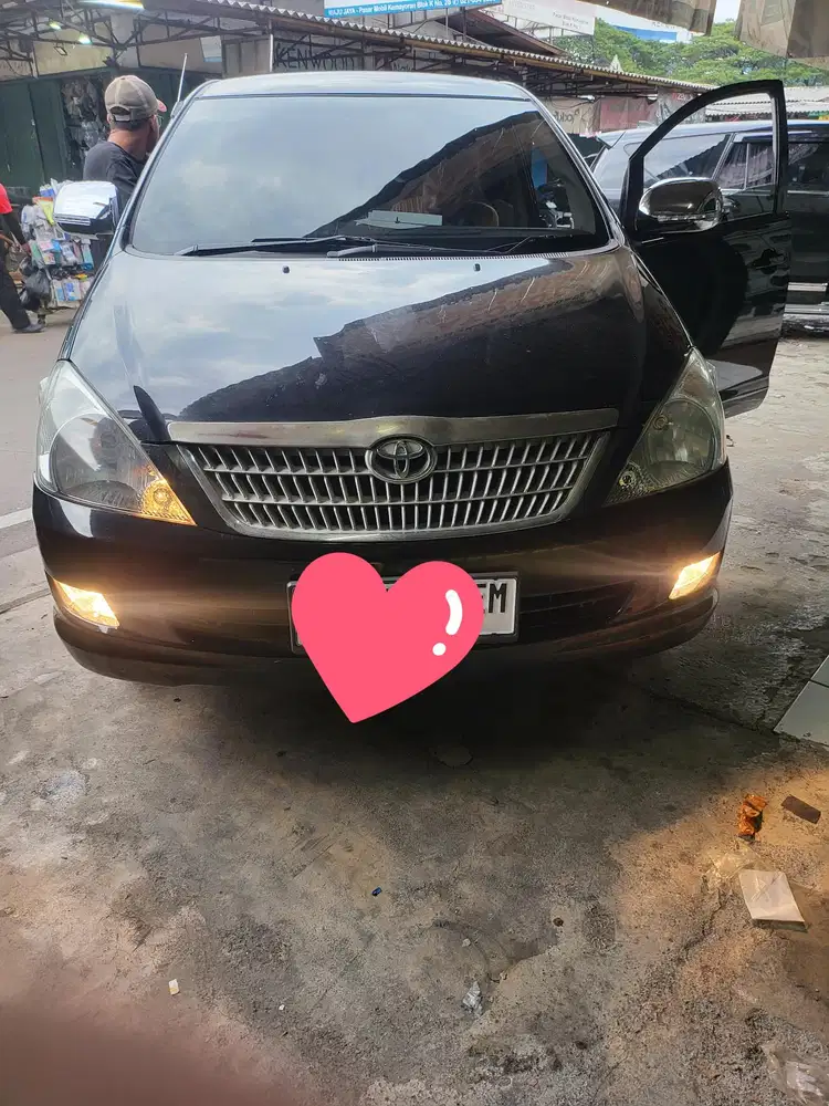 Toyota Kijang Innova 2005 Bensin