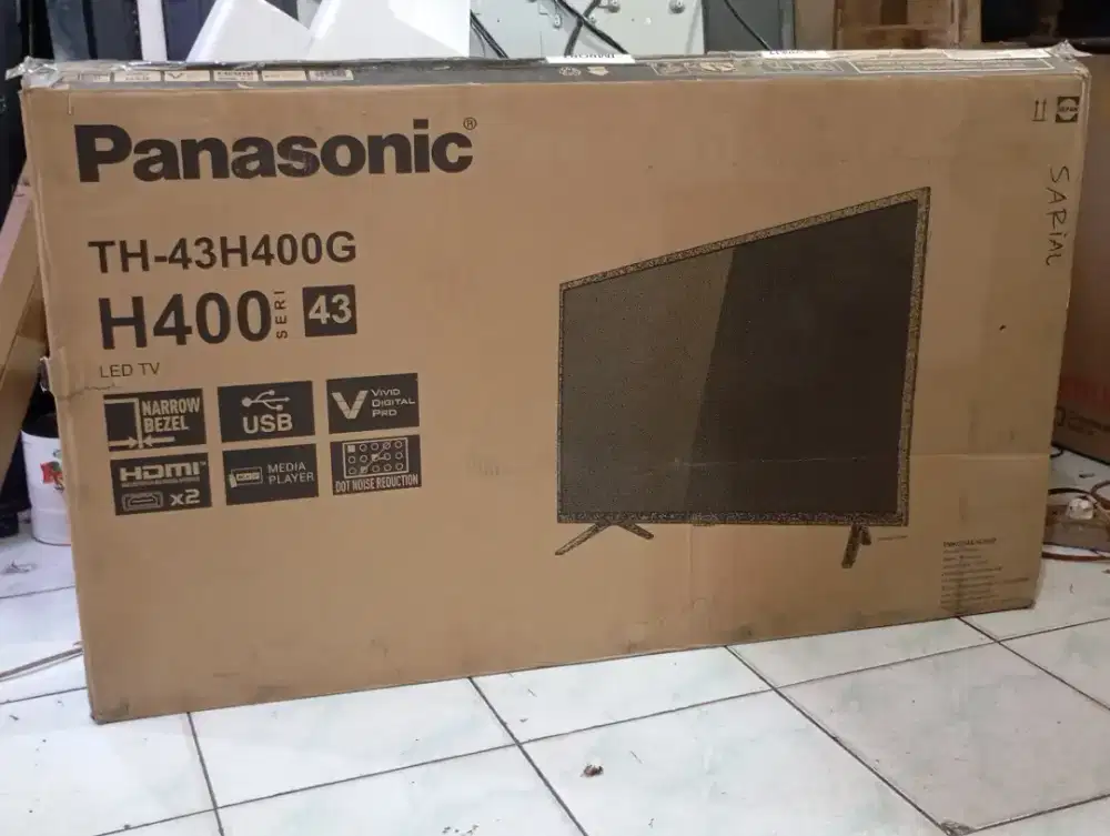 TV LED PANASONIC 43 INC TYPE TH-43H400G KONDISI LAYAR NYA PECAH