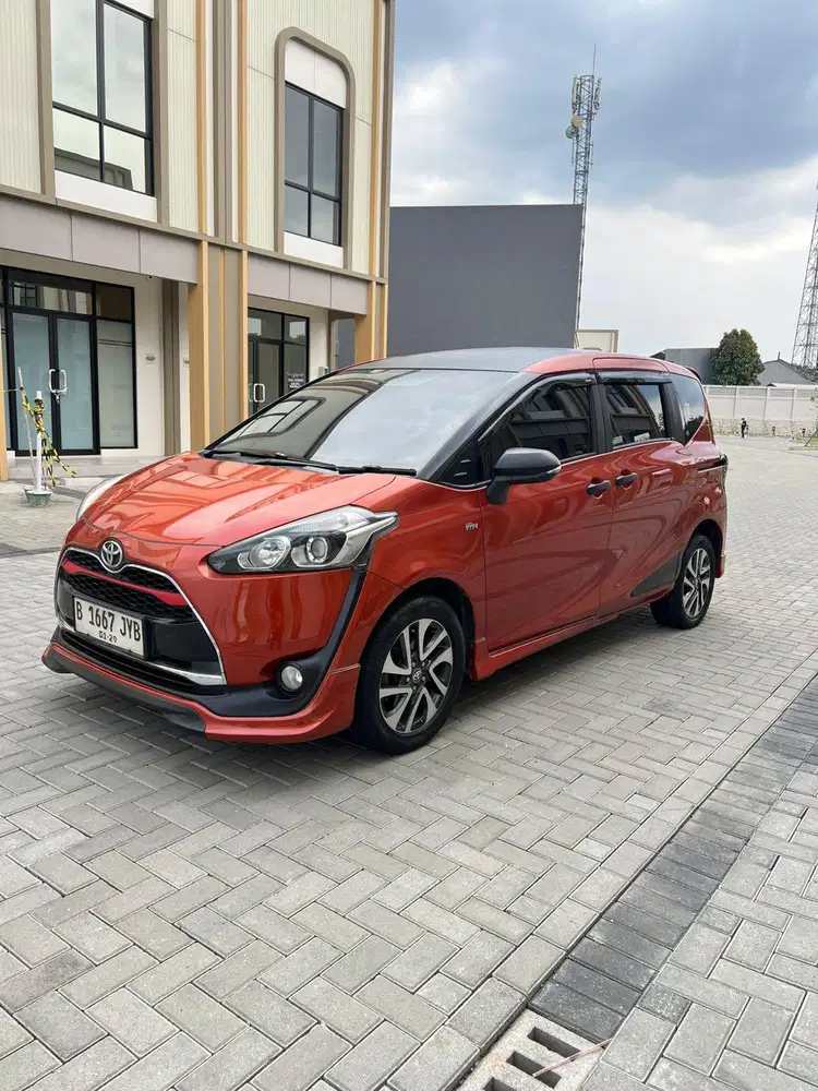 Toyota Sienta V AT 2017