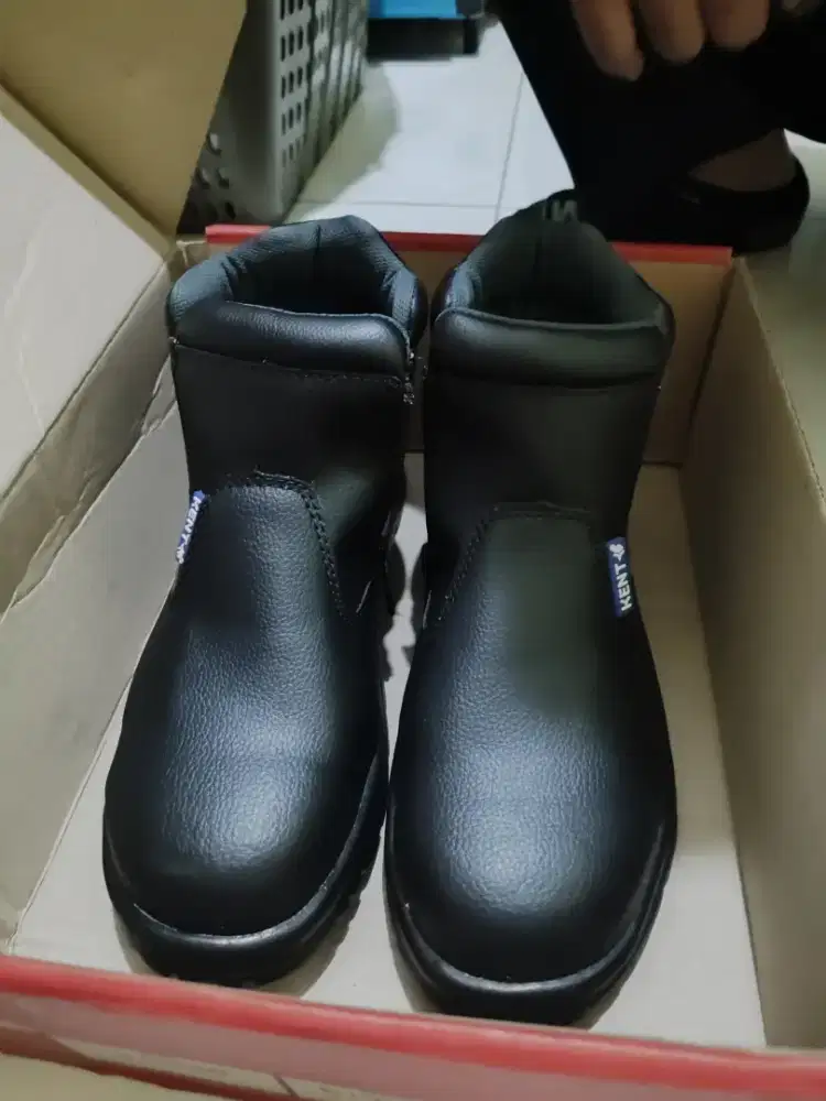 SAFETY SHOES KENT