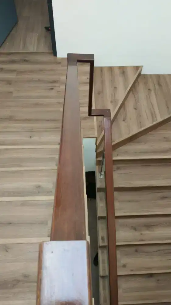 Lantai vinyl dan spc