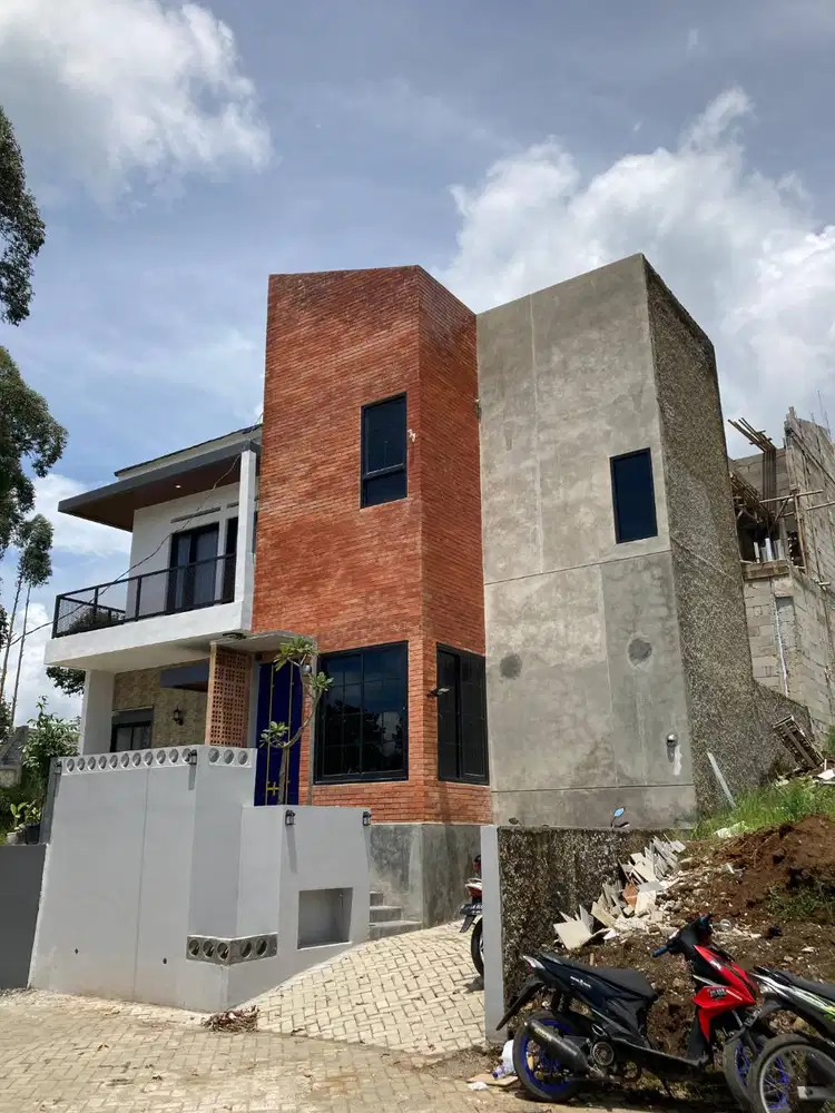 VILLA 500 JUTAAN 2 MENIT DARI JALAN KOLONEL MASTURI!