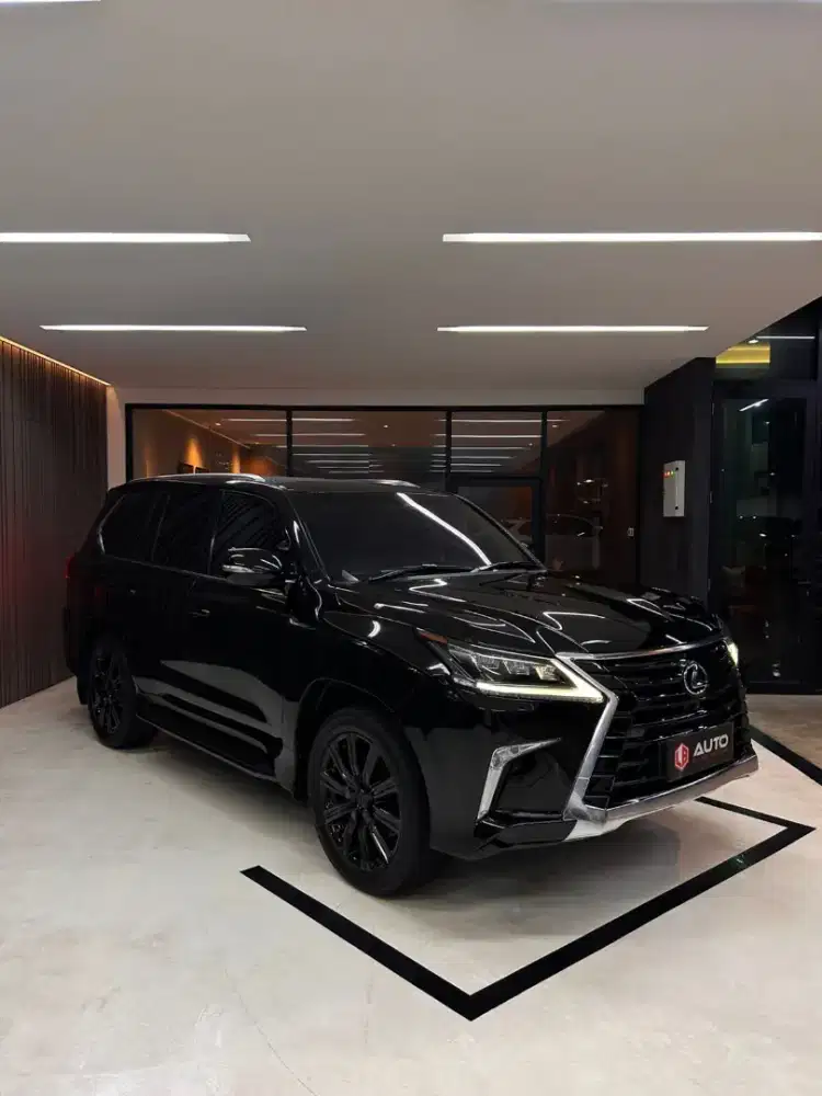 Lexus LX570 Luxury AT 2017 Hitam Km60rb B2202CBF Nik 2016