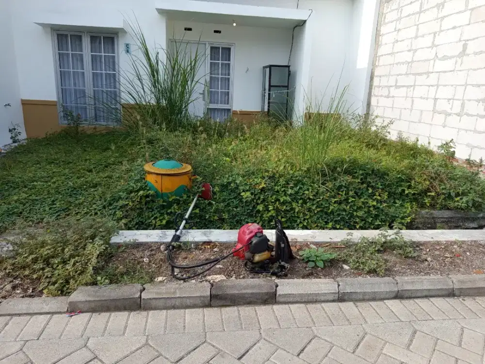 Potong rumput perumahan