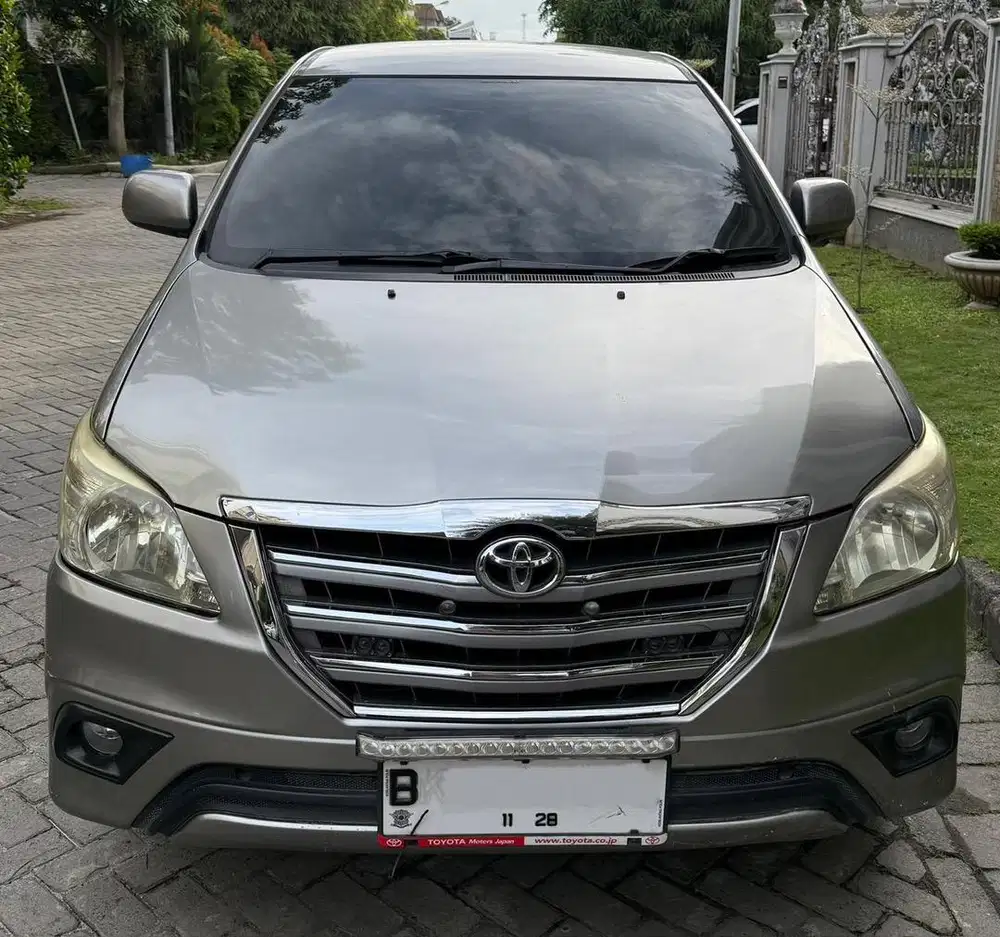 Kijang innova V bensin 2.0 matic tahun 2006