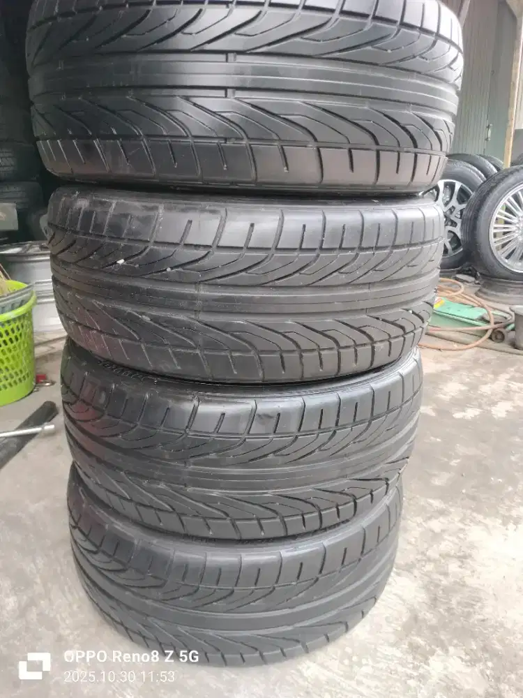 Jual ban Dunlop direzza ukuran 225 45 R18 kond 90% 4pcs mulus