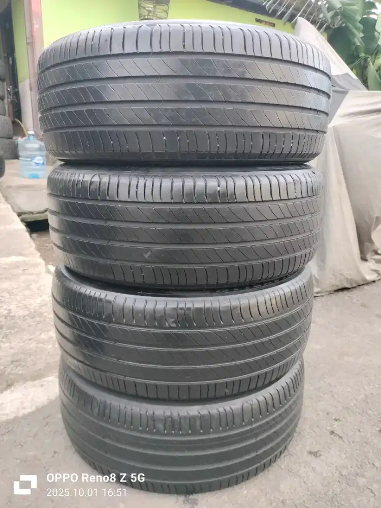 Jual ban Michelin primacy 4 ukuran 215 55 R17 kond 85% 4pcs.