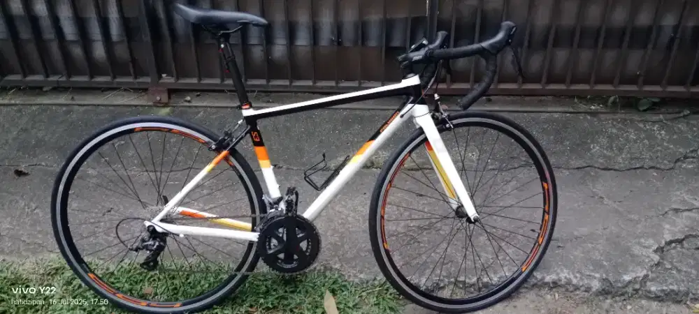 Sepeda road bike polygon S3