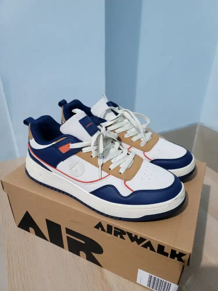 Airwalk Sepatu Cowok Casual Size 45 (29,5 CM)
