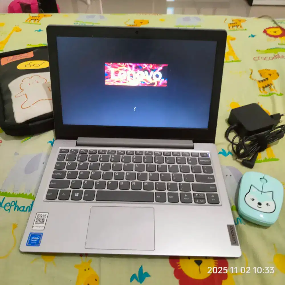 Lenovo IdeaPad 1 SSD 256GB Mulus – Bonus Tas + Mouse (2 Juta Aja!)