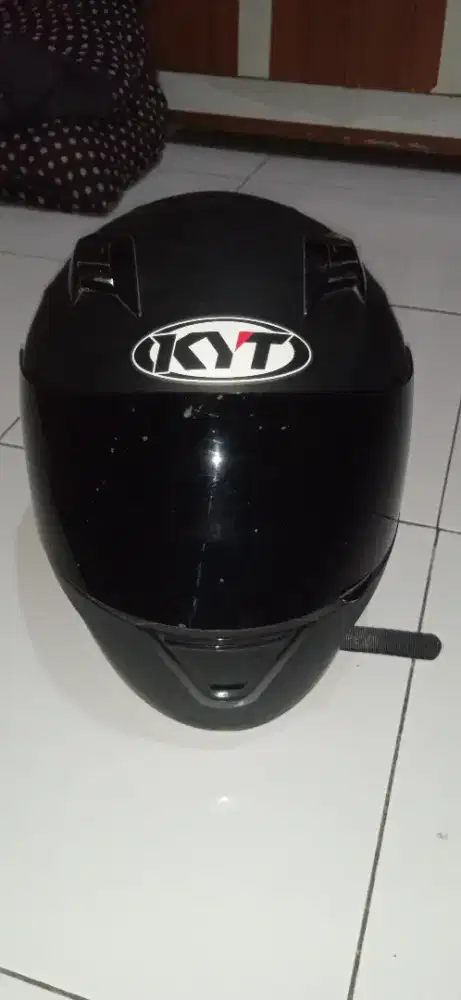 KYT R10 HITAM DOVE Uk L