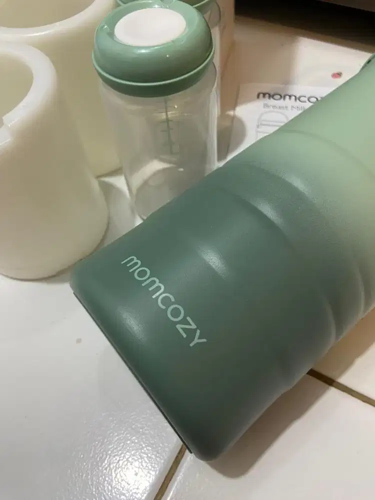 PL Momcozy Breast milk coller