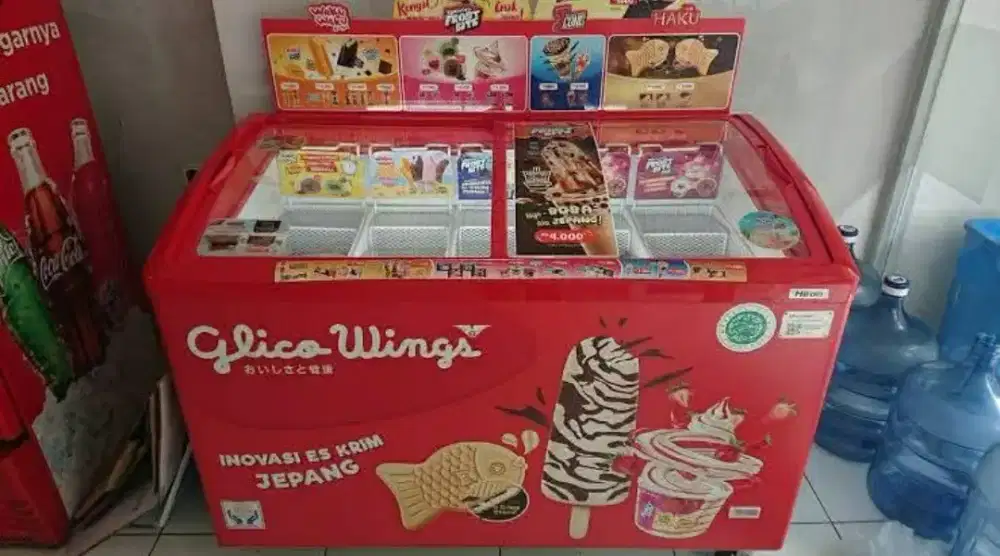 Freezer eskrim Glico wings