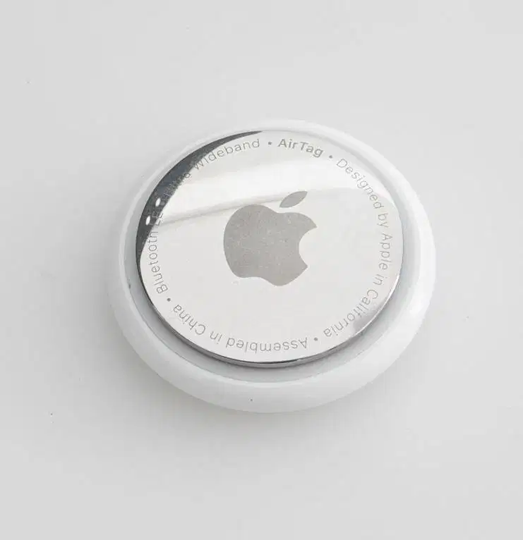 Apple AirTag Gen 1 bekas plus baterai locked