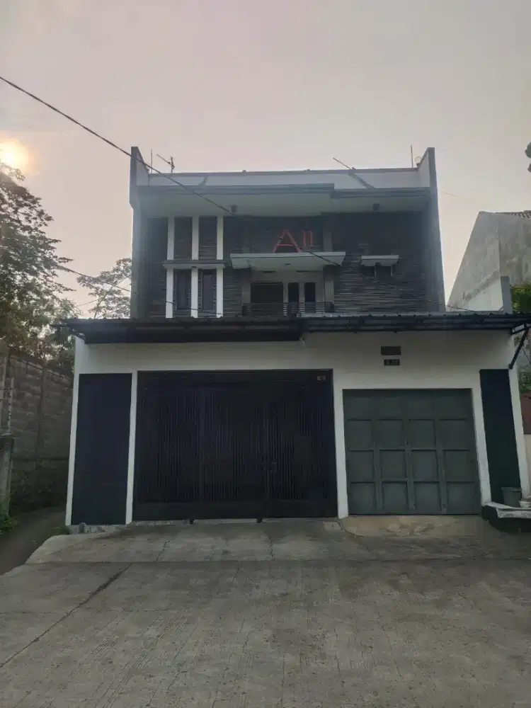 Rumah Usaha Depan sekolah