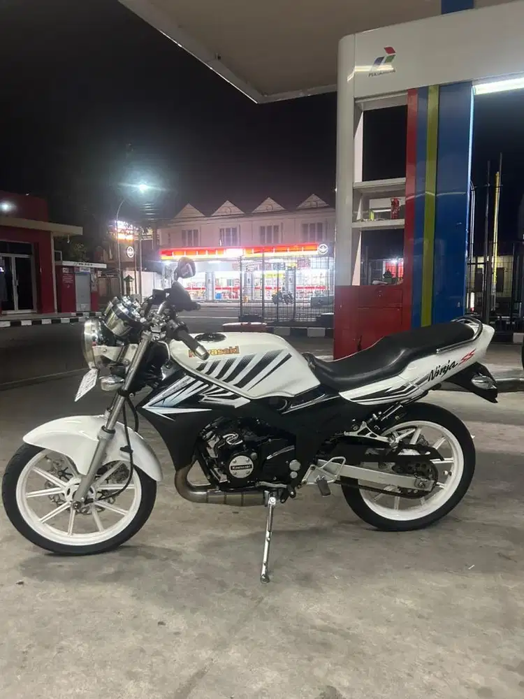 Kawasaki Ninja r modif ss 2013