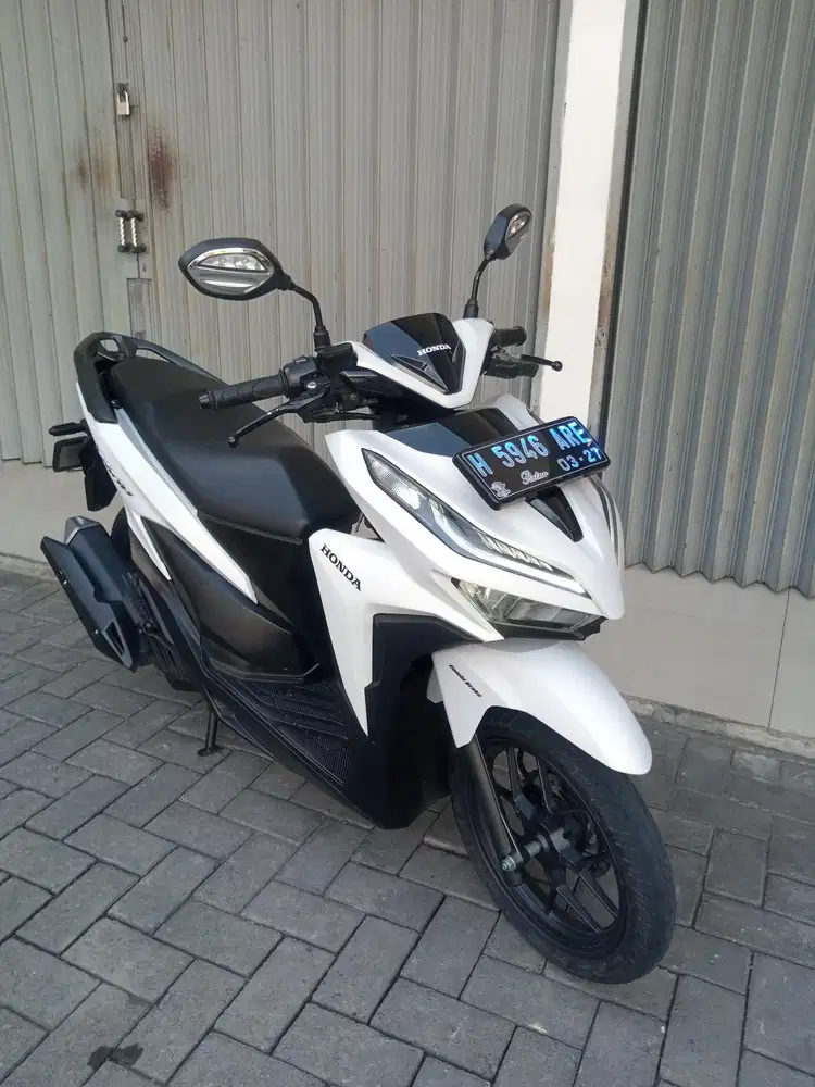 Honda Vario 125 CBS ISS 2022 putih