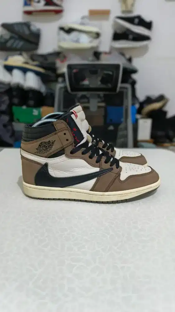42- Sepatu second AJ 1 Travis Scot Mocha
