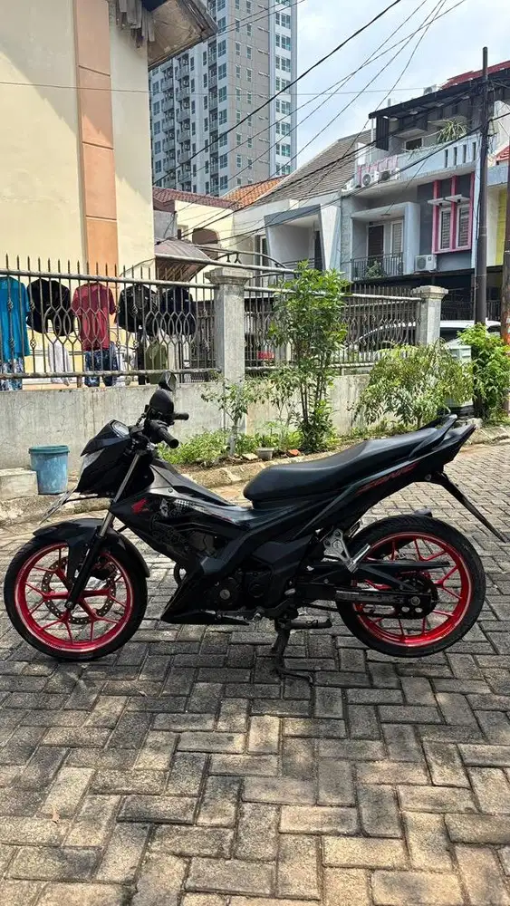DIJUAL MOTOR SONIC 150CC - TAHUN 2017