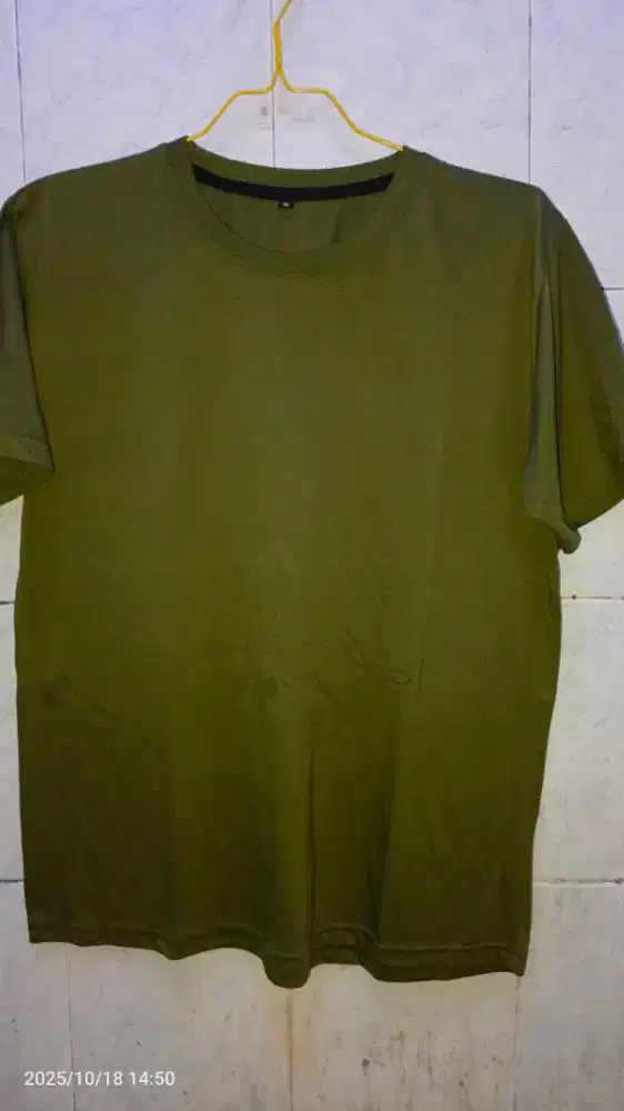 T-Shirt Adem Bekas Pakai