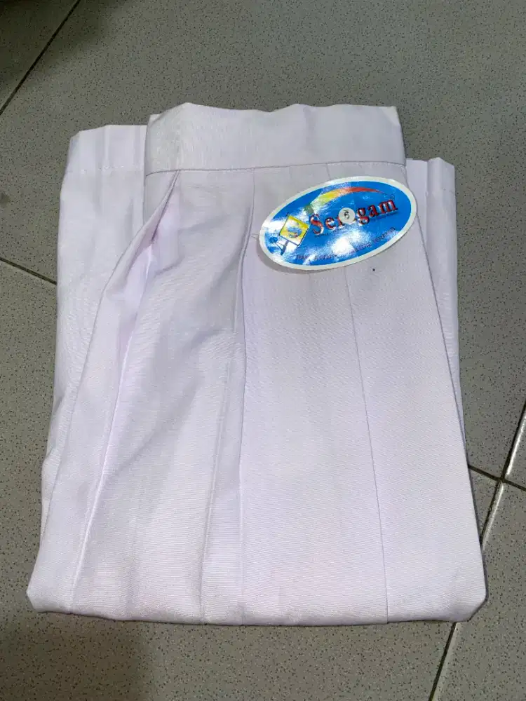 Rok Putih Pendek Jumbo