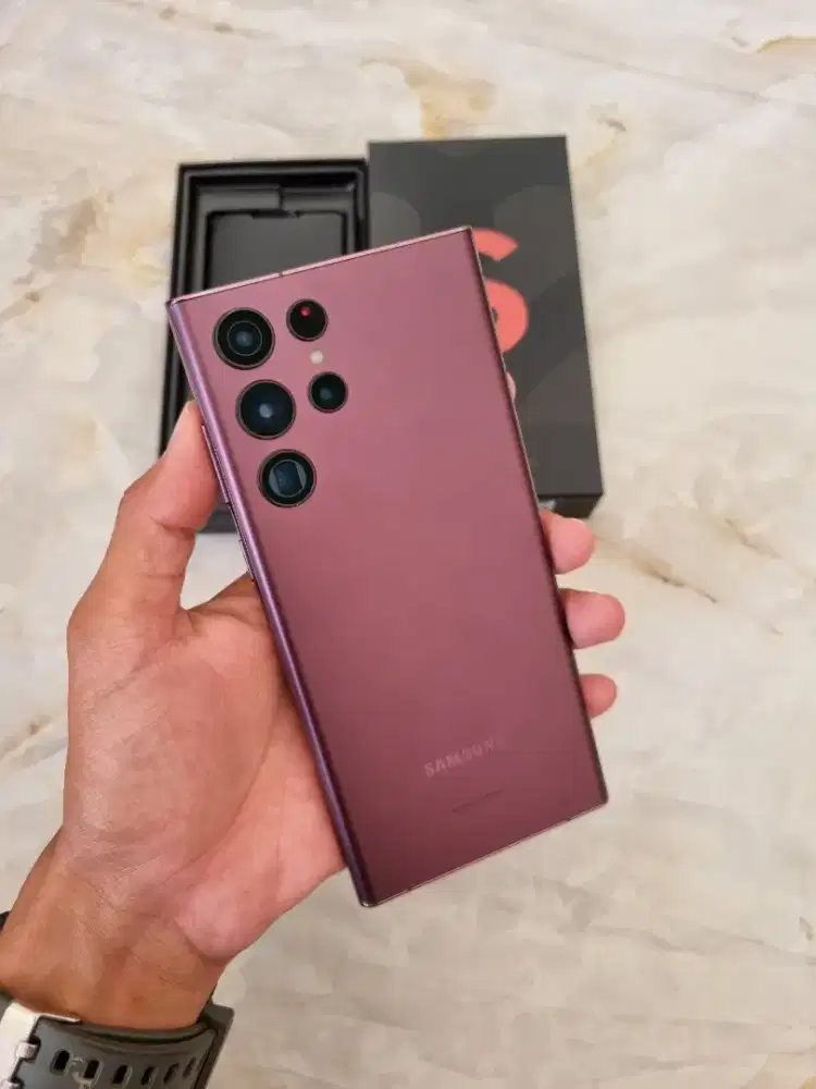 Samsung Galaxy S22 Ultra 12/256 GB Burgundy Fullset SEIN