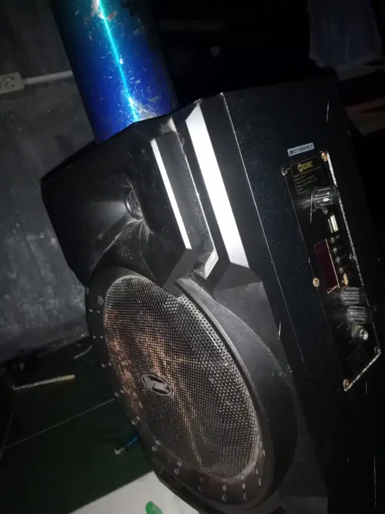 Speaker GMC tinggi 50cm lebar 20cm