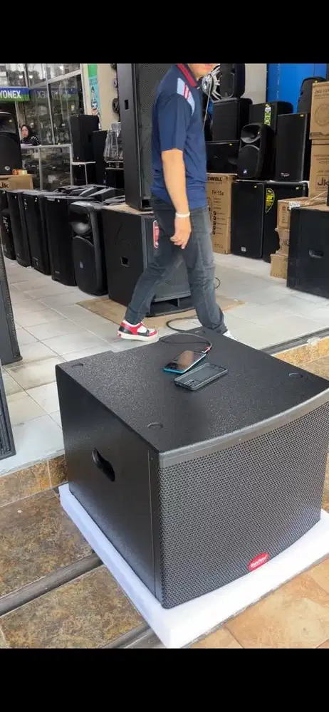 Subwoofer SW 18 Baretone