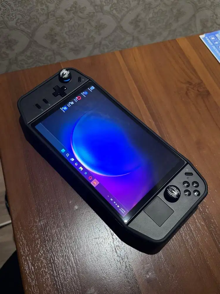 Lenovo Legion Go 8APU1 - 83E1004QID /AMD Ryzen Z - 1TB