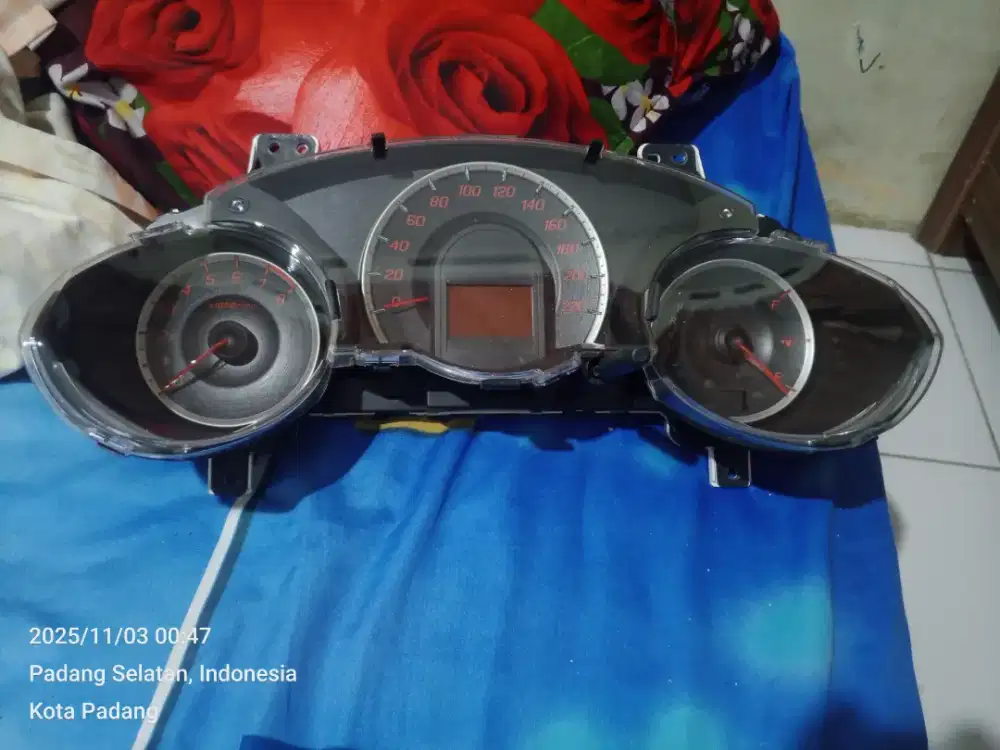 Spedometer mobil jazz matic THN 2010