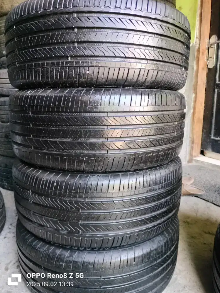 Jual ban copotan mrek Goodyear ukuran 215 45 17 kond 95% hilang bentik