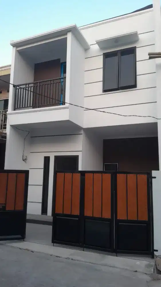 Rumah di jual dalam cluster mewah lokasi strategis di pasar rebo