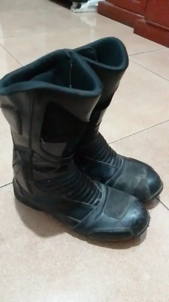 SEPATU SAFETY RVR RACING