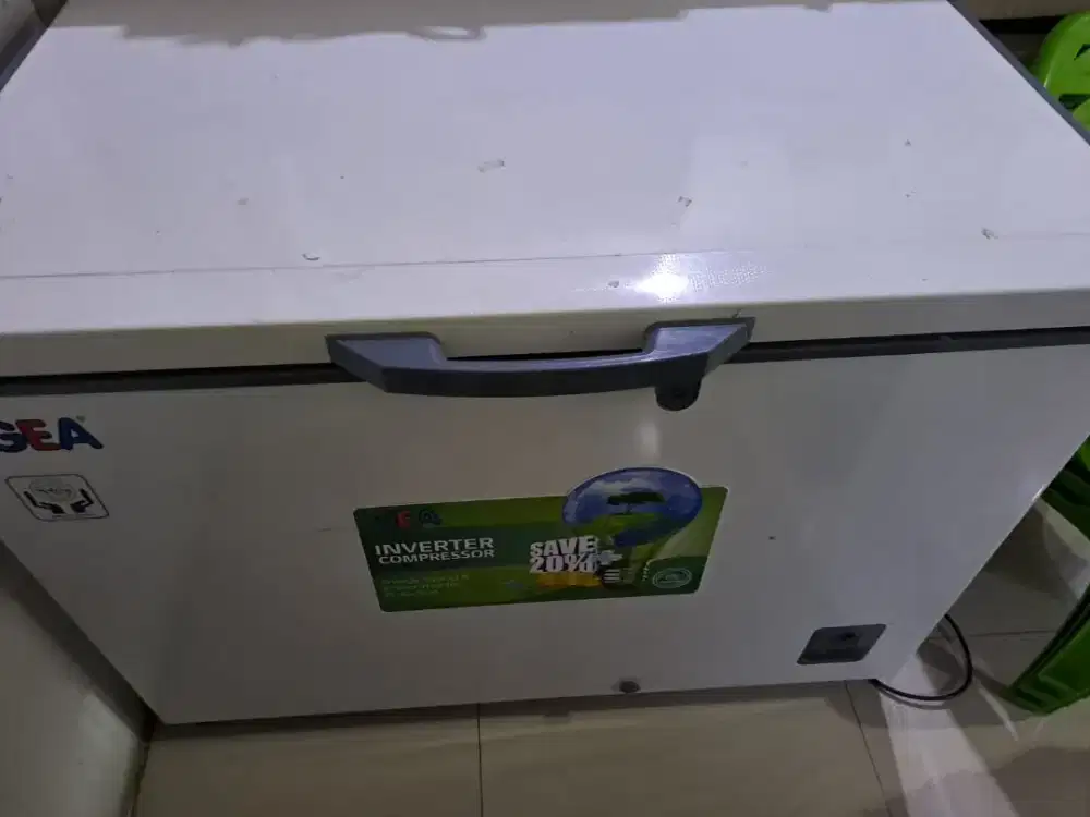 Dijual freezer chest gea 308L