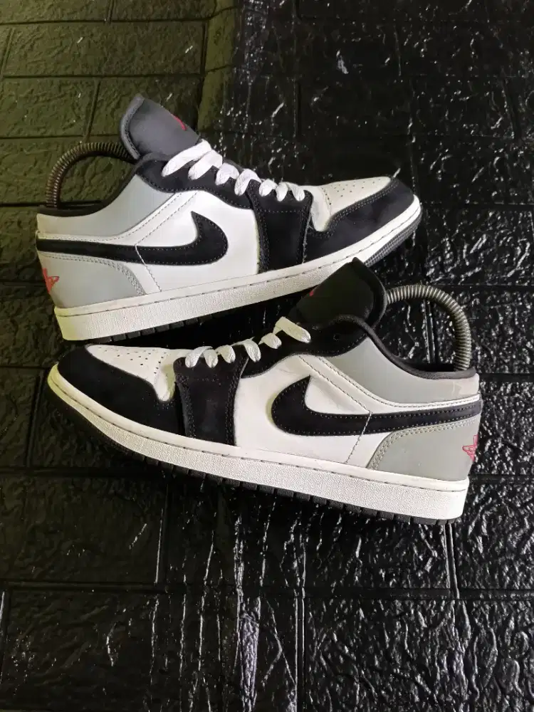 Sepatu second Jordan 1 low SE size 41/26cm original mulus