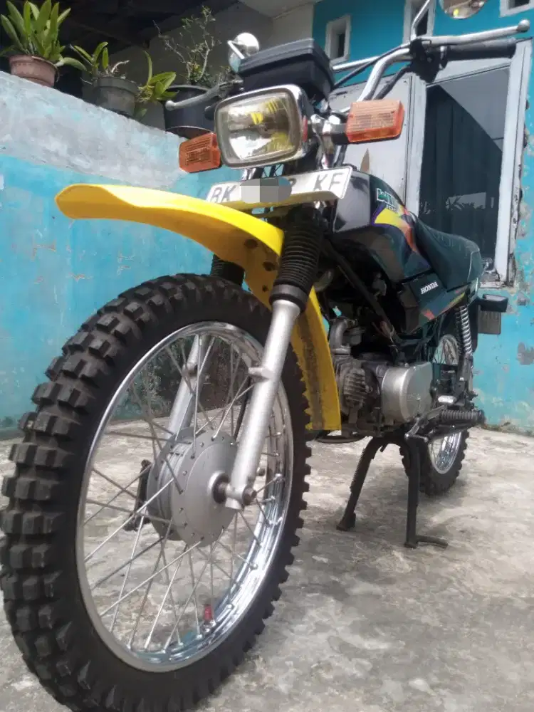 Honda WIN100 tahun 2005