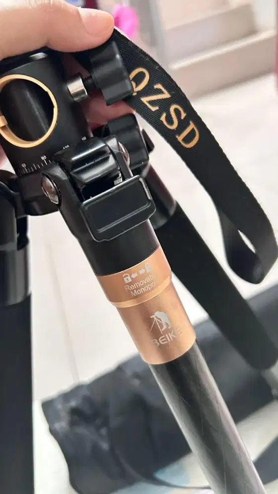 Tripod kamera beike Q999c