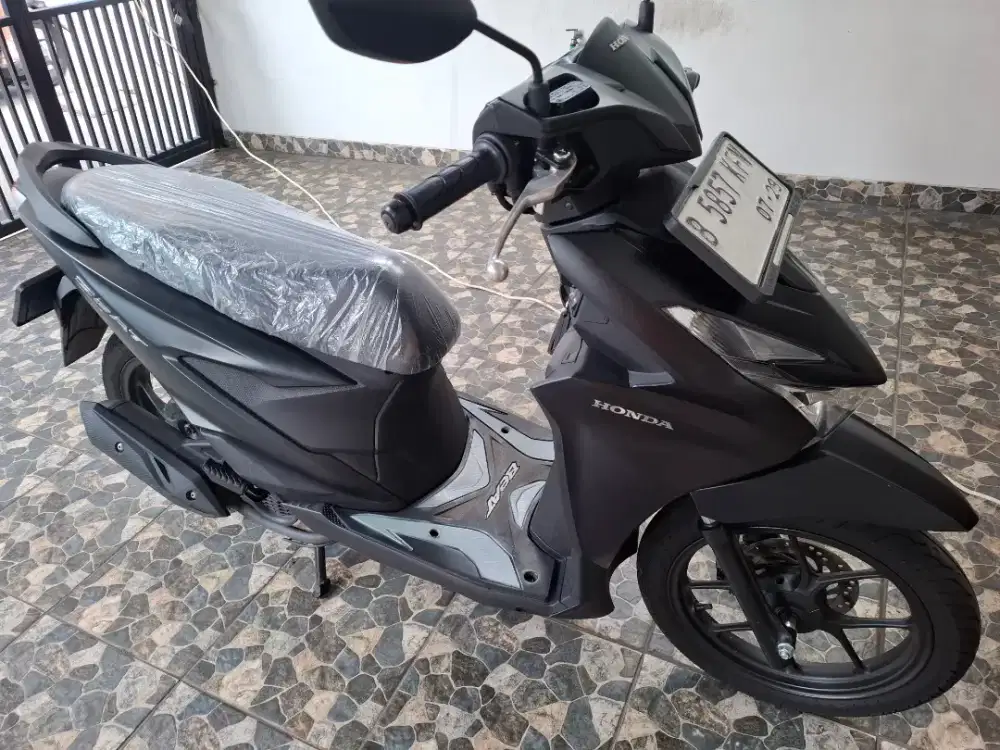 Km1,200 keyless, honda beat deluxe CBS iss 2024 bln 7 pajak panjang.