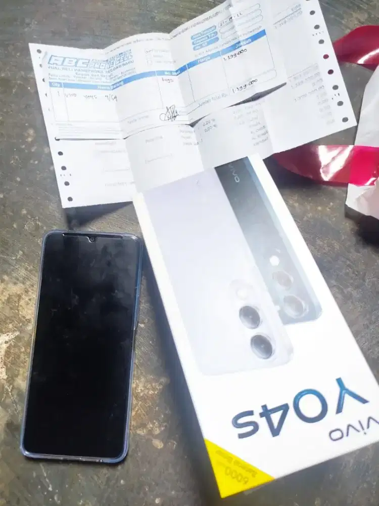 Di jual vivo y04s kondisi masih mulus baru. Pemakaian 2 minggu