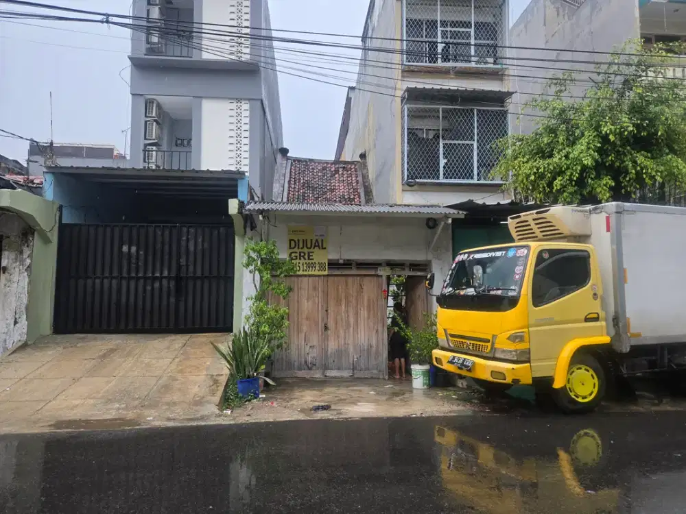 Rumah Tua Jembatan Lima, Jalan Raya, cocok untuk Kost2an