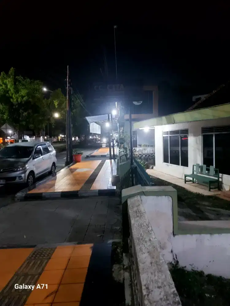 Jual tanah berikut bangunan di atas nya