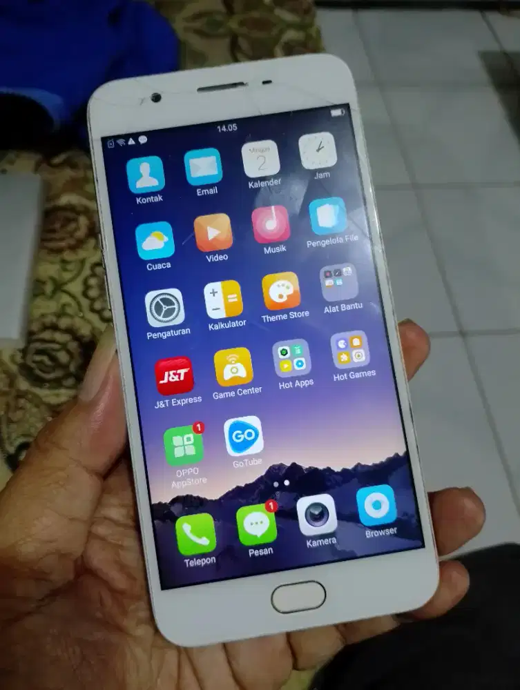 Oppo f1s.. 3/32.. retak tp msh normal semua
