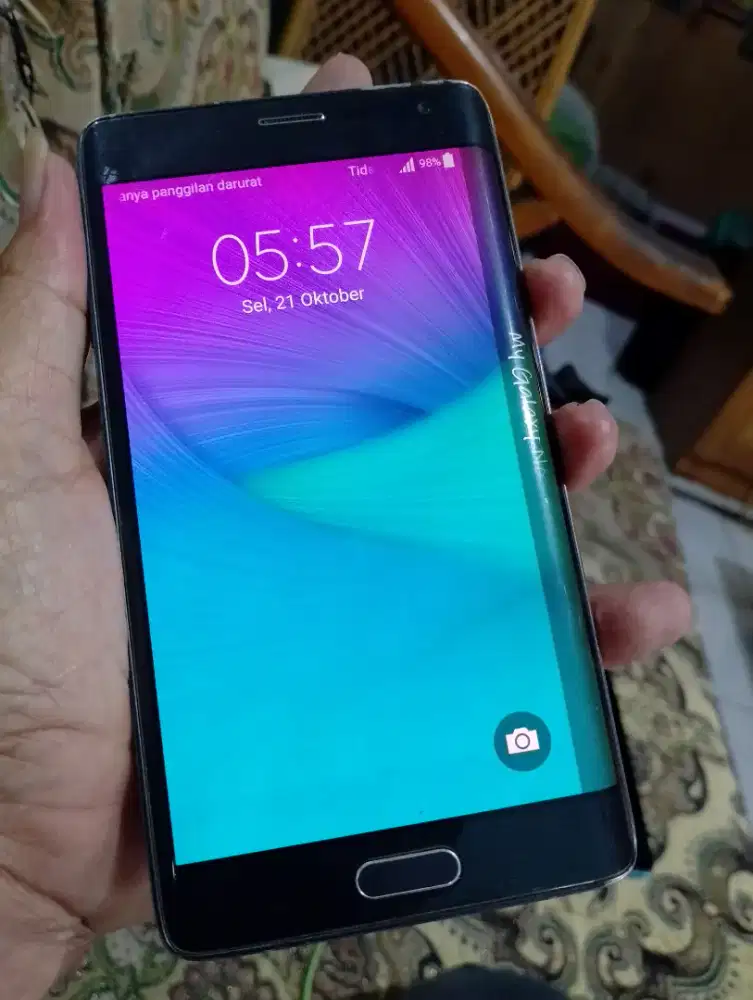 Ss note edge docomo.. 3/32.. layar amoled lengkung mantttap